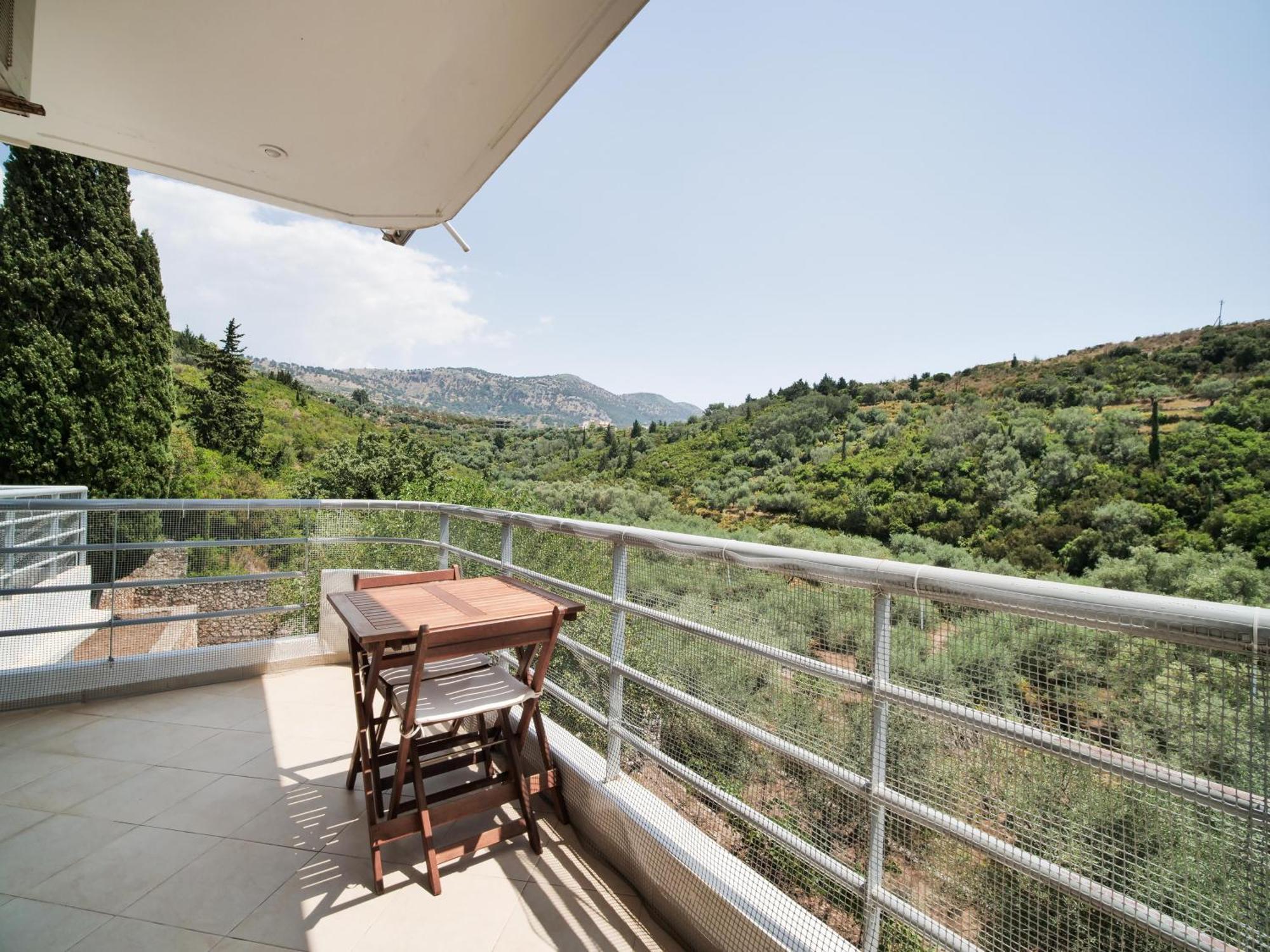 Bodini'S Rooms Himare Exterior photo